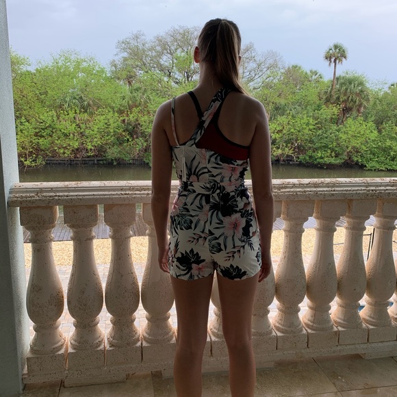 Small Romper - Picture 2 of 6